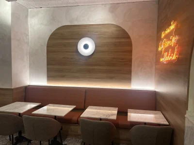 Interior reformado de Maison Kayser en Jorge Juan 21, Madrid