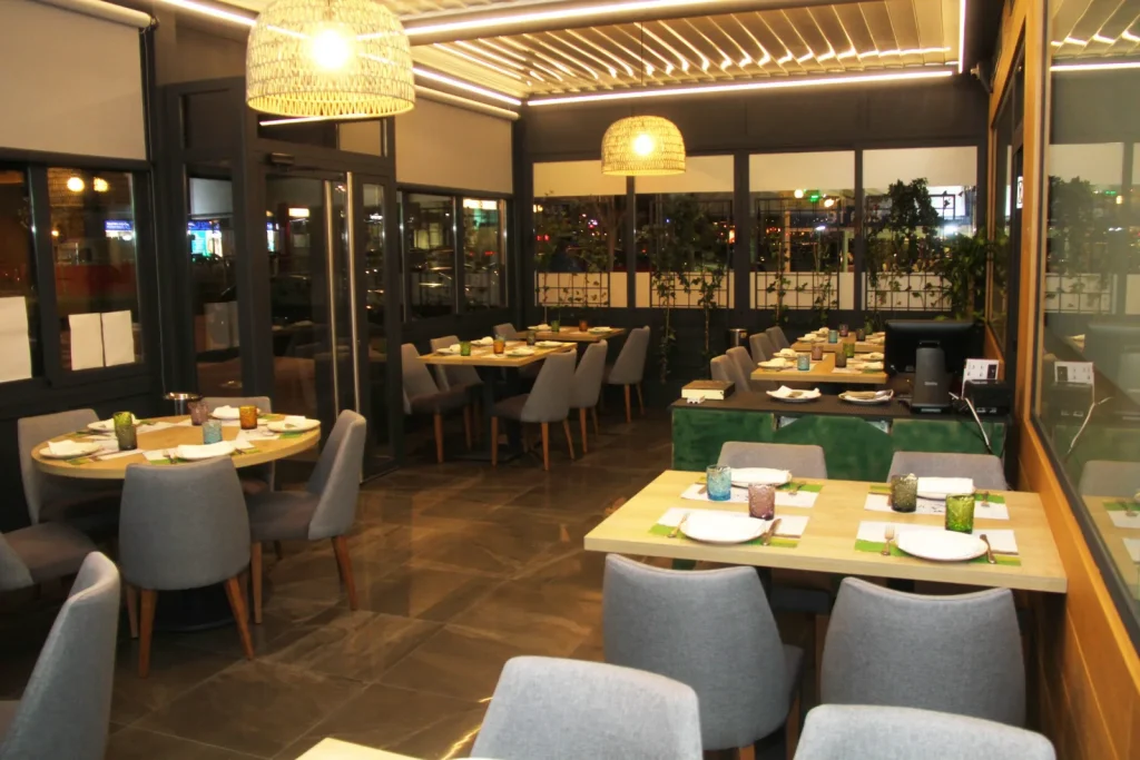 Local comercial amplio, moderno y luminoso preparado para restaurante
